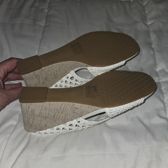 Donald J. Pliner White Women's Shoes - Picture 5 of 7